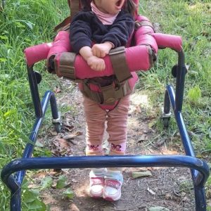 ANDADOR GRANDES PASOS CON RESPALDO